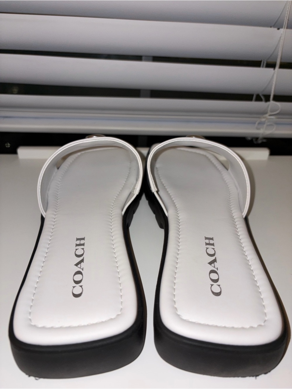 COACH Florence Lth Sandal - Picture 3 of 7